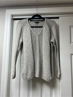 Lafayette 148 New York Light Heather Gray V-Neck Sweater